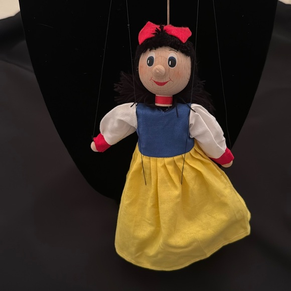 Marionette (wood puppet) Snow White 9” doll, 10” “string” (mlb) - Picture 1 of 8